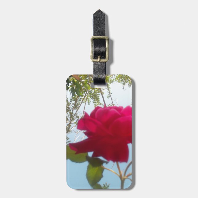 Etiqueta Para Maletas Bloom celestial: Un Rosa contra el cielo (Frente Vertical)