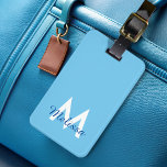Etiqueta Para Maletas Blue Modern Script Girly Monograma Nombre<br><div class="desc">Esta elegante etiqueta para el equipaje cuenta con una estética limpia y contemporánea con un vibrante esquema de color azul. Personalízalo con tu monograma para añadir un toque de individualidad manteniendo tu equipaje fácilmente identificable. Actualice su estilo de viaje con esta elegante etiqueta de equipaje en monograma.</div>