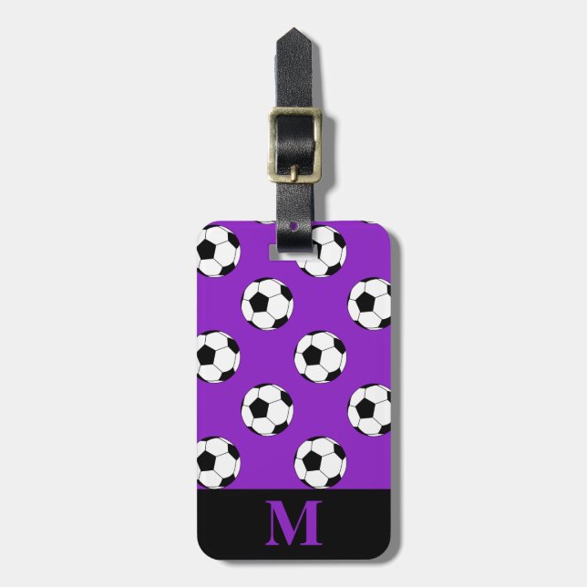 Etiqueta Para Maletas Bolas de fútbol blanco monograma, morado (Frente Vertical)