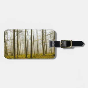 Etiqueta Para Maletas Bosque de fantasía con niebla y hojas amarillas
