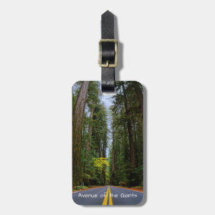 Etiqueta Para Maletas Camino recto por el bosque de secuoya.