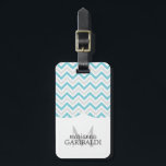 Etiqueta Para Maletas Chevron Blue y Modern Personalizado<br><div class="desc">Elegante y moderno diseño de zag azul,  gris y blanco de chevron zig en el fondo,  con un marco elegante. Personalízalo con su nombre y monograma.</div>