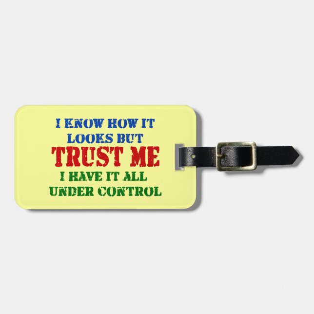 Etiqueta Para Maletas Confíeme en -- Todos bajo control (Frente Horizontal)