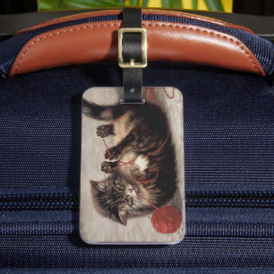 Etiqueta Para Maletas Cuna de Gato, Gatito Jugando con Hilo como Juguete