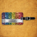 Etiqueta Para Maletas Diamond Bling Purpurina caligrafía nombre arcoiris<br><div class="desc">Este diseño puede ser personalizado en el área proporcionada cambiando la foto y/o el texto. O puede personalizarse haciendo clic en Personalizar esta plantilla y, a continuación, eligiendo la opción de hacer clic en el personalizar y eliminando o cambiando el color del fondo, agregando texto, cambiando el color o estilo...</div>