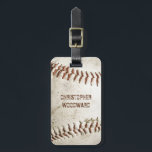 Etiqueta Para Maletas El béisbol vintage personalizado<br><div class="desc">Una foto de una vieja pelota de béisbol proporciona el fondo de esta etiqueta personalizada para el equipaje. Añade tu nombre con una fuente de sans serif grunge angustiada a una sombra de marrón rojizo que coincida con el punto. Personalizar el reverso con su nombre y la información de contacto...</div>