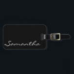 Etiqueta Para Maletas elegante moda simple moderna moda monograma negro<br><div class="desc">Este impresionante y sofisticado diseño presenta su nombre,  o cualquier texto personalizado,  en un gris de acero claro sobre un fondo negro sólido.</div>