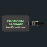 Etiqueta Para Maletas Equipaje emocional: Manejo con cuidado - Verde, Am<br><div class="desc">Equipaje emocional: Manejar con cuidado (o puede haber lágrimas).</div>