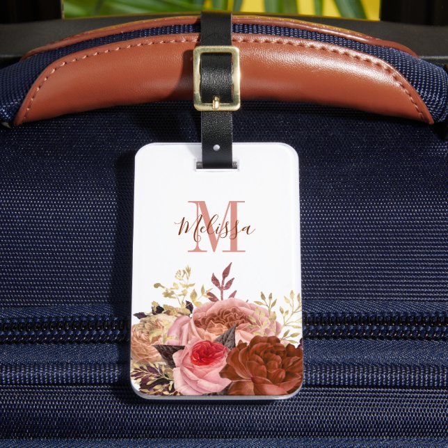 Etiqueta Para Maletas Floral rosada monogramada (Anverso In situ 2)