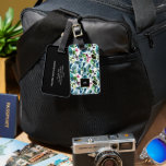 Etiqueta Para Maletas Flores acuáticas monograma dorado negro<br><div class="desc">Flores acuarelas oro negro monogramado Etiqueta de equipaje Puede añadir su propio monograma al frente y su nombre e información de contacto al fondo de la etiqueta.</div>