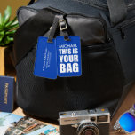 Etiqueta Para Maletas Funny Blue Bag Atención Viaje<br><div class="desc">No te preocupes por perder tu bolso de nuevo con esta etiqueta azul para el equipaje. Fácil y rápidamente personalizarlo con su nombre e información de contacto, e incluso cambiar su color de fondo. No importa el destino de esta temporada de vacaciones, asegúrate de que tu equipaje se destaque con...</div>