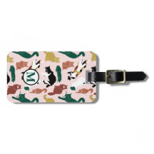 Gatos dibujados a mano con encanto en un fondo ros