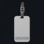 Etiqueta Para Maletas Groom Personalized Simple Modern Lumaletas Tag<br><div class="desc">Haga clic en "Personalizar" para personalizar el texto y/o cambiar el color de fondo. Hace un gran regalo de vacaciones o un rellenado de Guay,  regalo de cumpleaños o regalo de vacaciones.</div>