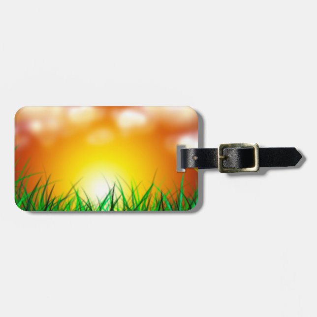 Etiqueta Para Maletas Hermoso amanecer sobre un campo de hierba (Frente Horizontal)