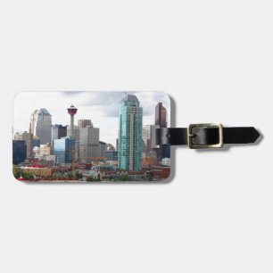 Etiqueta Para Maletas Horizonte de Calgary con los edificios y la torre