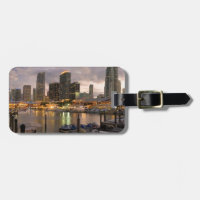 Horizonte financiero de Miami en la oscuridad