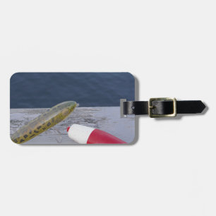 Etiqueta Para Maletas la pesca engaña en el azul blanco rojo del lago…