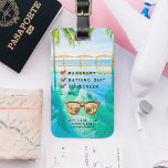 Etiqueta Para Maletas Lista de comprobación de destino tropical de corte<br><div class="desc">Manténgase organizado y viaja con estilo con esta etiqueta de equipaje de lista de control de destino tropical, perfecta para los jet-setters que se dirigen a unas cálidas y soleadas escapadas. Con un vibrante entorno tropical junto a la piscina con palmeras, tumbonas y un diseño de gafas de sol de...</div>