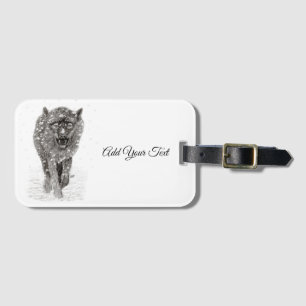 Etiqueta Para Maletas Lobo negro enojado en la nieve, invierno salvaje
