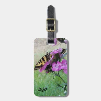 Etiqueta Para Maletas Mariposa en Flores Púrpura. ¡Personalizable