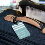 Etiqueta Para Maletas ¿Me Parezco A Un Entrenador De Vuelo? Divertido<br><div class="desc">Comience con su habitual condición de viajero con esta linda y divertida etiqueta de equipaje. El diseño presenta la cita "¿Me parece que vuelo en coche?" con letras blancas en un fondo rayado. Personalice la parte posterior con sus datos de contacto.</div>