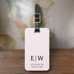 Etiqueta Para Maletas Minimalista monograma moderno rosado de Rubor<br><div class="desc">Aumente su experiencia de viaje con nuestro clásico elegante y moderno Monograma Minimalista Etiqueta para el equipaje. Este accesorio de diseño meticuloso combina a la perfección la elegancia atemporal con el minimalismo contemporáneo, asegurando que su equipaje se destaque con la sofisticación. Diseñada con precisión y atención a los detalles, esta...</div>