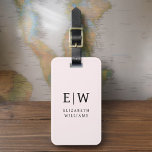 Etiqueta Para Maletas Minimalista monograma moderno rosado de Rubor<br><div class="desc">Aumente su experiencia de viaje con nuestro clásico elegante y moderno Monograma Minimalista Etiqueta para el equipaje. Este accesorio de diseño meticuloso combina a la perfección la elegancia atemporal con el minimalismo contemporáneo, asegurando que su equipaje se destaque con la sofisticación. Diseñada con precisión y atención a los detalles, esta...</div>