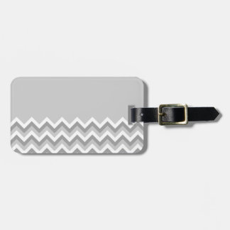 Etiqueta Para Maletas Modelo de zigzag gris y blanco. Gris llano de la