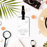 Etiqueta Para Maletas Modernas Duchas Negras Y Blancas Favorecen A Las N<br><div class="desc">Eleva tu ducha nupcial o boda con nuestra moderna ducha de novia negra y blanca favorece la etiqueta para el equipaje. Estas etiquetas de equipaje en blanco y negro hacen perfectos favores, con un diseño de plano de papel minimalista y un guión elegante para escritura a mano. Son una gran...</div>