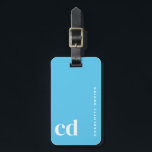 Etiqueta Para Maletas Monograma azul simple<br><div class="desc">El accesorio perfecto para los entusiastas de los viajes con etiquetas de equipaje personalizadas. Esta encantadora etiqueta es ideal para regalos de proposición de dama de honor y puede ser una deliciosa adición a las ideas de caja de propuestas de dama de honor. También es una gran elección para los...</div>