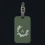 Etiqueta Para Maletas Monograma Botánico Verde Inicial<br><div class="desc">Una corona de hojas y laureles dibujada a mano rodea su monograma o inicial. El ilustracion floral mínimo es perfecto para un ambiente rústico o casero. Haga clic en el botón personalizar para cambiar el color de fondo o para agregar más texto.</div>