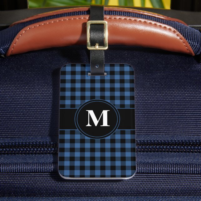 Etiqueta Para Maletas Monograma de Gingham azul personalizado (Anverso In situ 2)