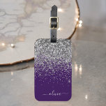 Etiqueta Para Maletas Monograma de Purpurina de color morado plateado Gi<br><div class="desc">Nombre del Monograma del Purpurina de espuma plateada y morada y almohada inicial. La etiqueta de la bolsa de equipaje hace el dulce perfecto de 16 años,  boda,  ducha de novia,  ducha de bebé o regalo de soltera para alguien que decora su habitación con estilo.</div>