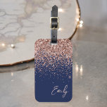Etiqueta Para Maletas Monograma de Purpurina rosa Rubor Rosa azul de la<br><div class="desc">Azul marino y oro Rosa - Etiqueta de la bolsa de equipaje del Purpurina de espuma rosada Rubor Monograma nombre equipaje. Esto hace que el dulce perfecto cumpleaños 16,  boda,  ducha de novia,  ducha de bebé o fiesta de soltera sea un regalo para alguien que viaja con estilo.</div>