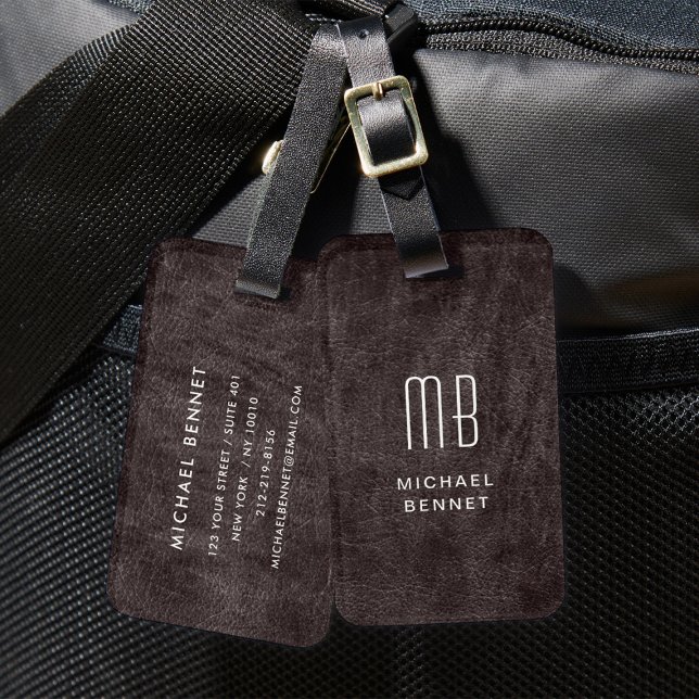 Etiqueta Para Maletas Monograma Marrón Moderno (Monogrammed Modern Brown Faux Leather Texture Luggage Tag)