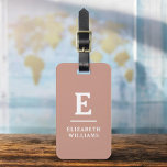 Etiqueta Para Maletas Monograma mínimo moderno de terracota<br><div class="desc">Aumente su experiencia de viaje con nuestro clásico elegante y moderno Monograma Minimalista Etiqueta para el equipaje. Este accesorio de diseño meticuloso combina a la perfección la elegancia atemporal con el minimalismo contemporáneo, asegurando que su equipaje se destaque con la sofisticación. Diseñada con precisión y atención a los detalles, esta...</div>