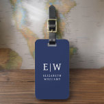 Etiqueta Para Maletas Monograma moderno azul marino Minimalista<br><div class="desc">Aumente su experiencia de viaje con nuestro clásico elegante y moderno Monograma Minimalista Etiqueta para el equipaje. Este accesorio de diseño meticuloso combina a la perfección la elegancia atemporal con el minimalismo contemporáneo, asegurando que su equipaje se destaque con la sofisticación. Diseñada con precisión y atención a los detalles, esta...</div>