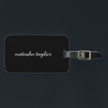 Etiqueta Para Maletas Monograma moderno de escritura negra sólida y mode<br><div class="desc">Prepárese para sus próximas vacaciones o viaje de negocios con esta moderna etiqueta de equipaje de estilo moderno y sólido manuscrito negro. Se puede personalizar con el nombre que elija en la parte delantera y los datos de contacto en la parte posterior.</div>