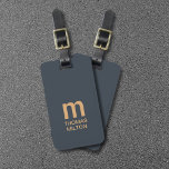 Etiqueta Para Maletas Monograma negrita de color azul profundo simple<br><div class="desc">Elegante etiqueta de personalizable de equipaje azul profundo con audaz monograma marrón. Accesorio perfecto para un viaje o una buena idea de regalo.</div>