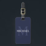 Etiqueta Para Maletas Monograma personalizado y nombre azul de la marina<br><div class="desc">Monograma y nombre personalizados Giftto presenta un nombre personalizado en blanco y monogramo en azul marino claro como fondo,  en estilo serif clásico,  sobre fondo azul marino.

Perfecto como regalo de vacaciones,  regalo del día del padre,  gracias a los padrinos y regalo para cualquier ocasión especial.</div>