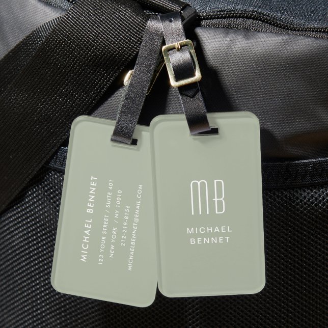 Etiqueta Para Maletas Monograma verde sabio moderno (Modern Sage Green Monogram Luggage Tag)