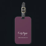 Etiqueta Para Maletas Morado Minimalista moderno<br><div class="desc">Sencillo y elegante púrpura sólido con nombre de guión y accesorio de viaje con apellido de serif.</div>