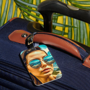 Etiqueta Para Maletas Mujer Hermosa con Gafas de Sol Reflexión de Montañ