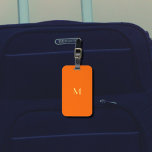 Etiqueta Para Maletas naranja de neón - añadir monograma<br><div class="desc">Etiqueta de equipaje con fondo de color sólido de neón naranja y fuente amarillo claro .Diseño sencillo y a la moda de Alma Wad .Personalízalo con tu monograma ahora .. _______________ Naranja está asociado con el signo de Leo en la astrología occidental . Puede tener esto en cuenta al elegir...</div>