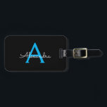 Etiqueta Para Maletas Nombra de monograma de guión azul negro<br><div class="desc">Monograma negro y azul Añade tu propio nombre Script etiqueta de bolsa para el equipaje La etiqueta de la bolsa hace el dulce perfecto de 16 cumpleaños,  boda,  ducha de novia,  ducha de bebé o regalo de la fiesta de soltera para alguien decorando su habitación con estilo.</div>