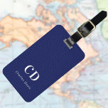 Etiqueta Para Maletas Nombre de monograma blanco de cuero azul marino<br><div class="desc">Impresión de cuero falso azul marino como fondo. Personalice y agregue sus letras de monograma y nombre completo en la parte delantera. Su información de contacto en la parte posterior. Texto blanco.</div>