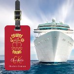 Etiqueta Para Maletas Nombre de monograma de oro rojo para equipo de cru<br><div class="desc">Un fondo rojo. Texto dorado: Escuadrón de cruceros. Personalice y agregue sus iniciales de monograma y nombre completo en la parte delantera. Atrás: añade tu información de contacto.</div>