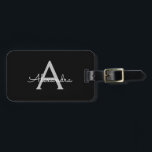 Etiqueta Para Maletas Nombre de monograma femenino con guión moderno pla<br><div class="desc">Etiqueta de equipaje con guión de monograma negro y plateado Agrega tu propio nombre La etiqueta del bolso hace el regalo perfecto para alguien que decora su habitación con estilo para cumpleaños dulces de 16,  bodas,  duchas de novia,  duchas de bebé o fiestas de despedida de soltera.</div>