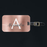 Etiqueta Para Maletas Nombre de monograma Metalizado cepillado de oro Ro<br><div class="desc">Oro Rosa - Nombre del Monograma de Relieve metalizado Metalizado cepillado Rubor Pink y etiqueta de equipaje inicial. Esta etiqueta de bolso es perfecta para volver a la escuela,  trabajar o viajar.</div>