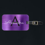 Etiqueta Para Maletas Nombre de monograma Metalizado cepillado púrpura e<br><div class="desc">Nombre de monograma de Relieve metalizado Metalizado cepillado morado y etiqueta de equipaje inicial. Esta etiqueta de bolso es perfecta para volver a la escuela,  trabajar o viajar.</div>